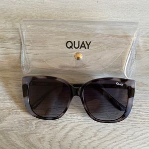 NWOT Ever After Sunnies